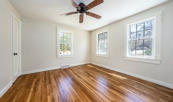 45 Old Phinney's Ln, Barnstable, MA 02630