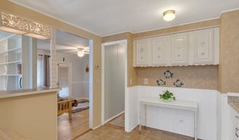 900 Laurel Cir, Barefoot Bay, FL 32976