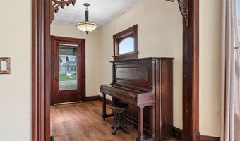 107 W High St, Ashley, OH 43003