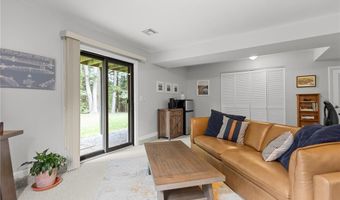 84 Cardinal Dr, North Kingstown, RI 02852