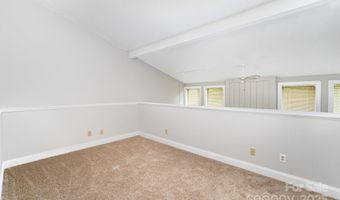 7925 Charter Oak Ln, Charlotte, NC 28226