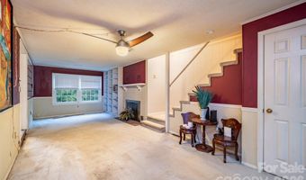 6 Hillview Cir, Asheville, NC 28805