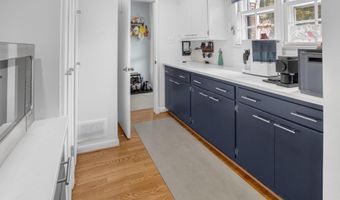 5703 CROMWELL Dr, Bethesda, MD 20816