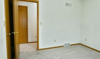 5180 Winthrop Dr, Austintown, OH 44515