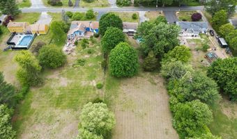 22 Bayview Ave, Berkley, MA 02779
