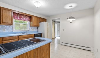 28 Colony Rd, Augusta, ME 04330