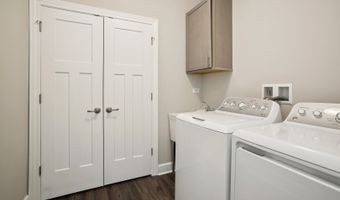 329 Masters Dr, Addison, IL 60101