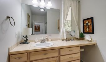 13 Chantilly Ter, Bay St. Louis, MS 39520