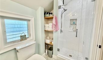 18 Carey St, Newport, RI 02840