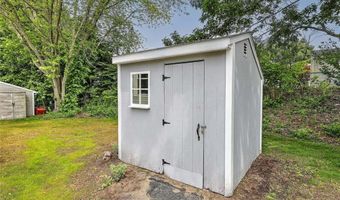 7 Queens Rd, Attleboro, MA 02703