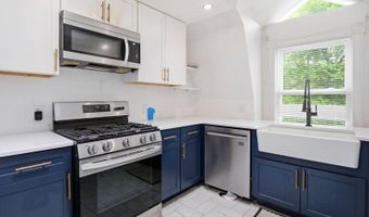 7 Page Rd, Bedford, MA 01730