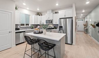 21640 SE FUJI Dr, Bend, OR 97702