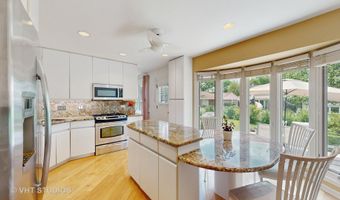 3026 N Stratford Rd, Arlington Heights, IL 60004