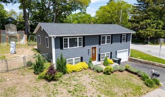 1 Grant Dr, Coventry, RI 02816