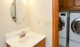 1325 Farmington Ave 13, Bristol, CT 06010