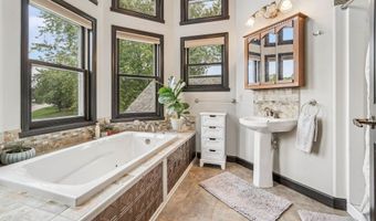 N341 TAMARACK Circle, Appleton, WI 54915
