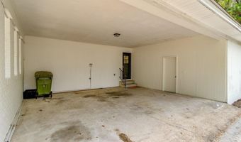 2214 Elkridge Dr, Camden, SC 29020