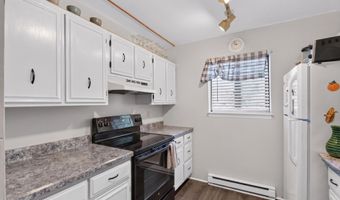 14 Riverview Dr 14, Bridgeport, CT 06604