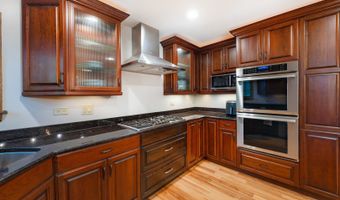 3025 Woods Creek Ln, Algonquin, IL 60102