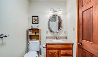 18345 Nottingham Ct, Basehor, KS 66007