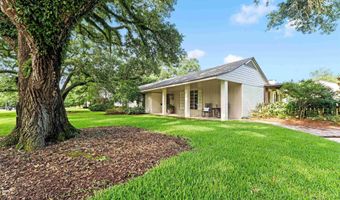3044 Mcconnell Dr, Baton Rouge, LA 70809