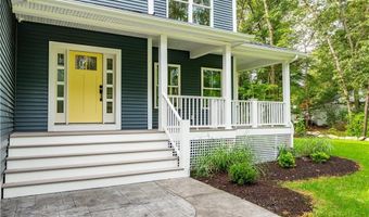44 Saddlebrook Dr, Warwick, RI 02818