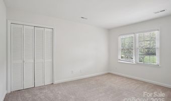 10016 Whitethorn Dr, Charlotte, NC 28277