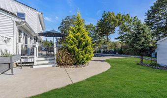 23 Pelican Dr, Bayville, NJ 08721