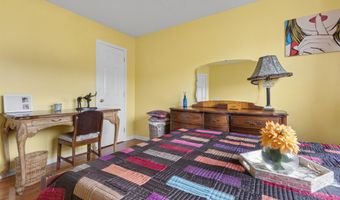 6 ELCO Ct, Bayonne, NJ 07002
