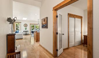 60836 Yellow Leaf St, Bend, OR 97702