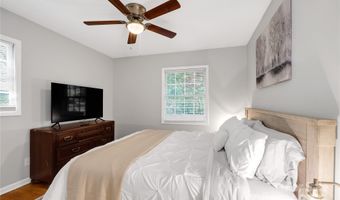 23 Springwood Dr, Asheville, NC 28805