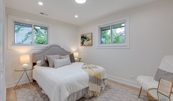 1729 N Mitchell Ave, Arlington Heights, IL 60004