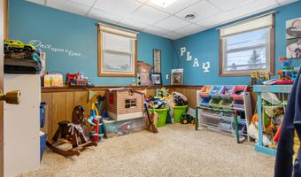 11 Linda Ln, Aberdeen, SD 57401