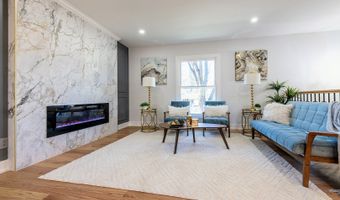 719 Webster St, Algonquin, IL 60102