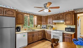 174 Lawnacre Dr, Cranston, RI 02920