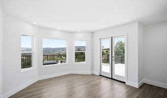 1094 Hillcrest View Ln, Fallbrook, CA 92028