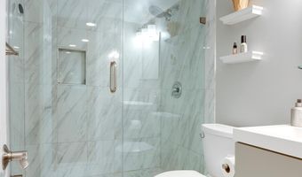 8217 CINDY Ln, Bethesda, MD 20817