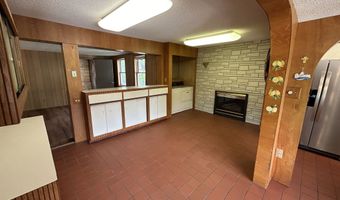 306 Divinity St, Bristol, CT 06010