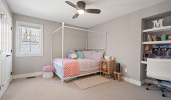 1100 Skyevale Dr NE, Ada, MI 49301
