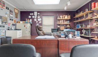 1916 S Wayne St, Auburn, IN 46706
