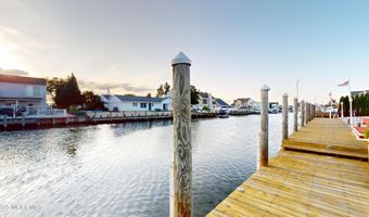 11 Drake Dr, Bayville, NJ 08721