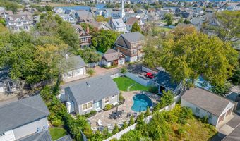 141 Maple Dr, Bay Head, NJ 08742