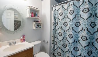 517 Victoria St, Bay St. Louis, MS 39520