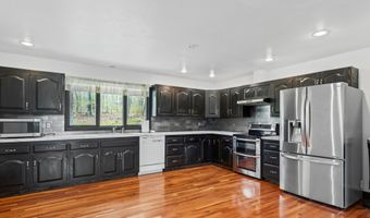 132 Hickory Ln, Bethlehem, CT 06751