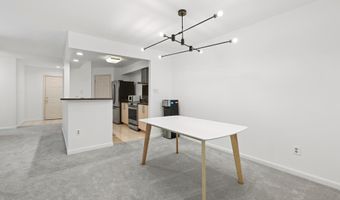 7713 LAFAYETTE FOREST Dr 22, Annandale, VA 22003