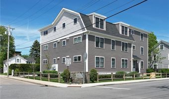 20 E Bowery St 3B, Newport, RI 02840