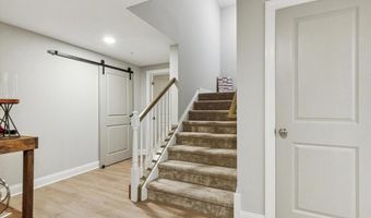 821 GREENWICH Dr, Ambler, PA 19002