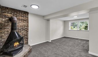 226 Mill Creek Dr, Bayville, NJ 08721