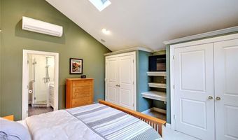 6 Kenmore Ct, Barrington, RI 02806