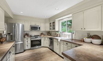 14150 S CANYON RIDGE Dr, Oregon City, OR 97045